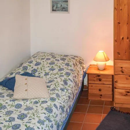 2 Bedroom Amazing In Koserow